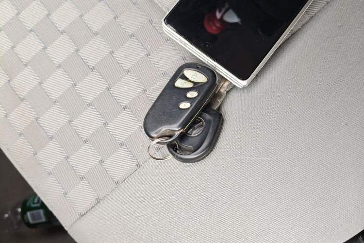 Used Volkswagen Jetta 2005 CIF Comfort Model Vehicle Key