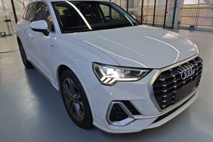 Used Audi Q3 2020 40 TFSI Fashion Dynamic Model Front Right 45 Deg