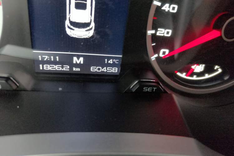 Used Geely Auto Emgrand X7 Sport 2016 2.0L Manual ZhiShang Version
