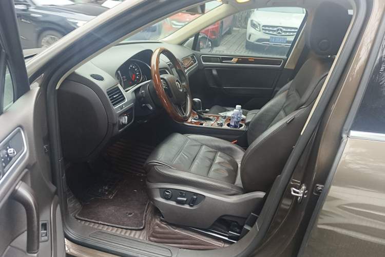 Used Volkswagen Touareg 2011 3.0 TSI Comfort Version