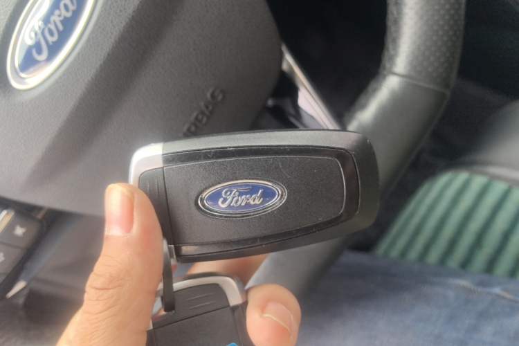 Used Ford Escape 2020 EcoBoost 245 Four-Wheel Drive Luxury Edition