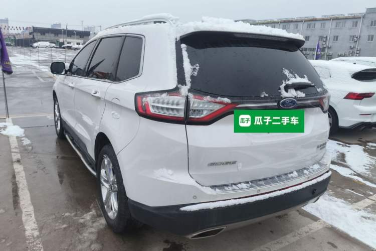 Used Ford Edge 2015 2.0T GTDi Two-Wheel-Drive High-Line Version
