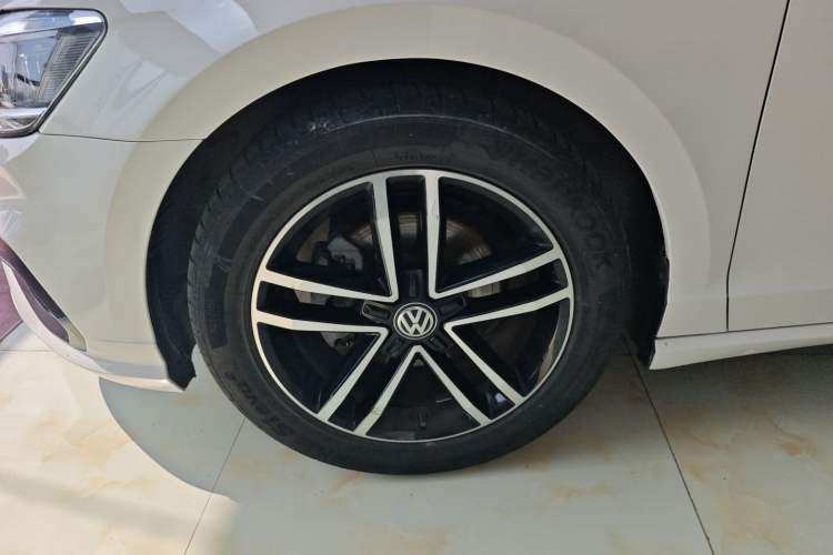 Used Volkswagen Lamando 2021 Revised Version 280TSI DSG Comfort Edition Left Front Wheel Hub