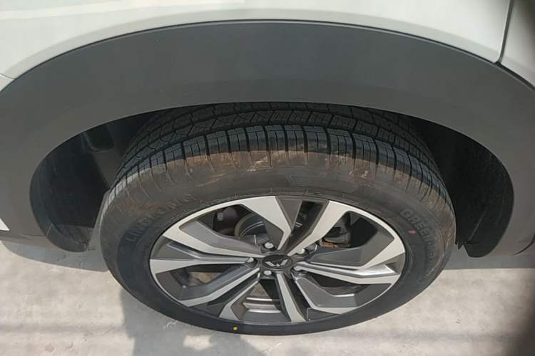 Used Wuling Asta 2022 2.0L DHT Electric-Speed Version