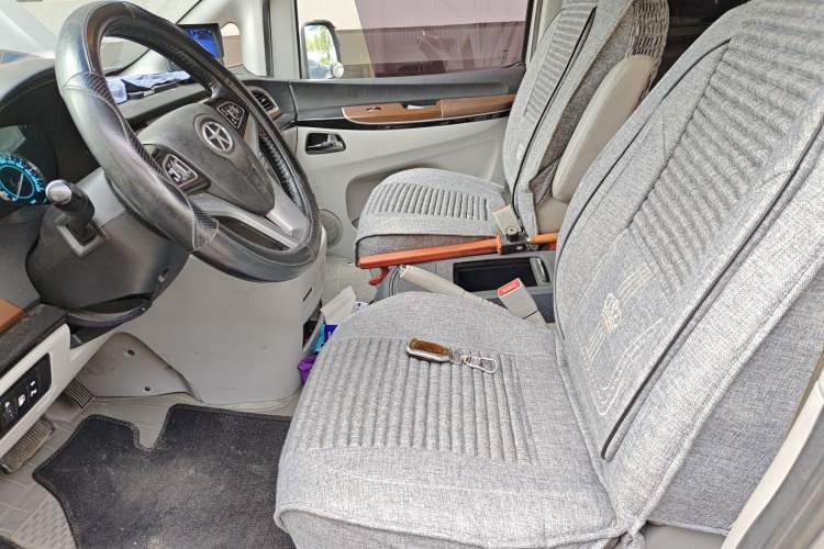 Used JAC Group Refine M5 2016 2.0T Gasoline Automatic Business Edition
