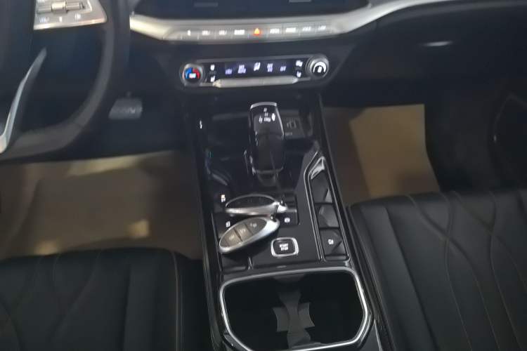 Used Bestune T77 2023 1.5T Automatic Luxury Model Gear Lever