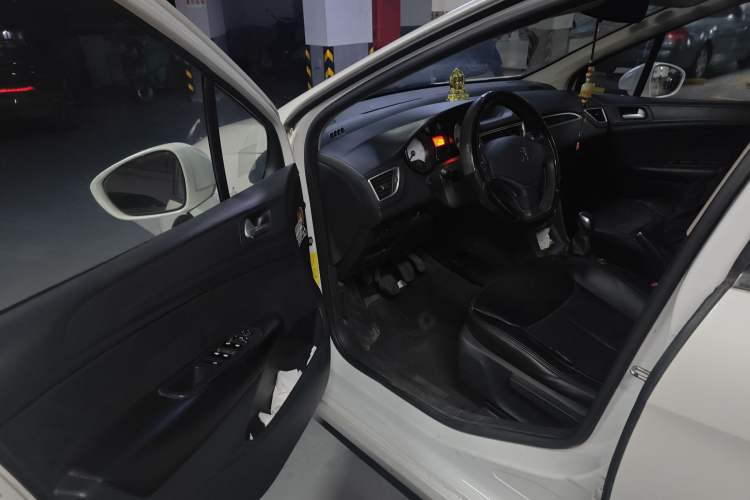 Used Peugeot 308 2014 Enjoy Edition Classic 1.6L Manual YouShang Model Driver Seat