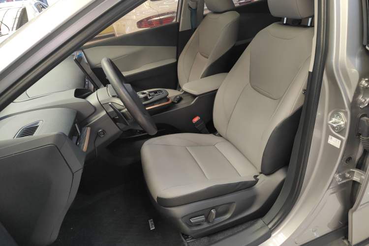 Used Toyota bZ3 2024 517 km Elite PRO Left Front Seat