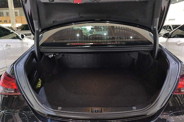 Used Mercedes-Benz E-Class New Energy 2022 Restyled E 350 e L Plug-in Hybrid Sedan