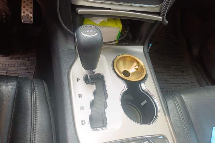 Used Jeep Grand Cherokee 2011 Revised Version 3.6L Comfort Edition
