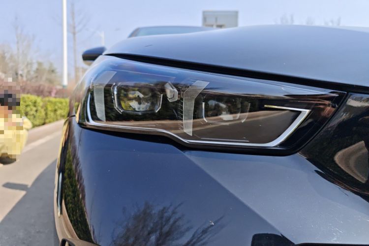 Used BMW 5 Series 2026 530Li Leading M Sport Package Right Front Headlight