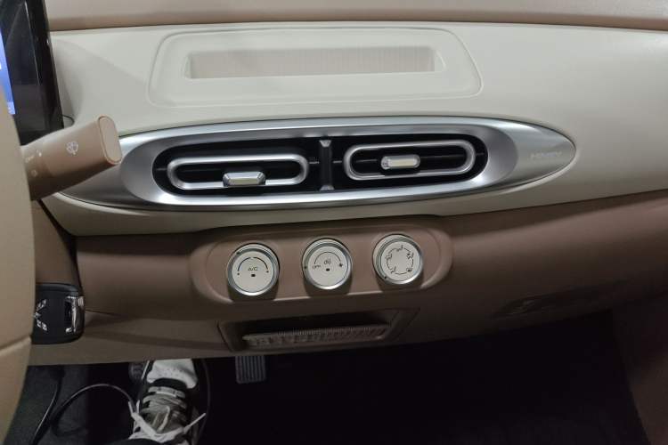 Used Wuling Hongguang MINIEV 2025 Four-Door Version Advanced Edition
