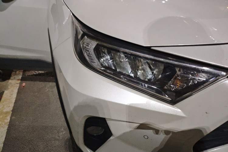 Used Toyota RAV4 2022 2.0L CVT Two-Wheel Drive Fashion Edition Right Front Headlight