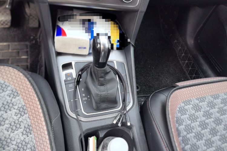 Used Volkswagen Golf Sportsvan 2018 1.6L Automatic Comfort Model Gear Lever