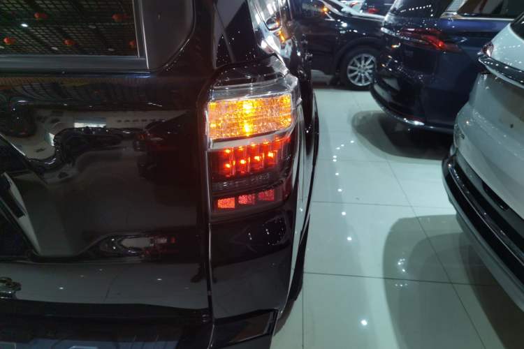 Used Toyota 4Runner 2018 4.0L Parallel Import