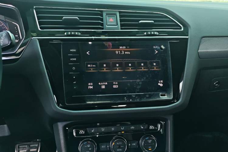 Used Volkswagen Tiguan L 2021 330TSI Automatic Two-Wheel Drive R-Line Enhanced Edition Audio And AC Panel