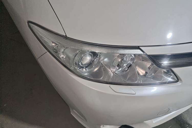 Used Toyota Previa  Right Front Headlight
