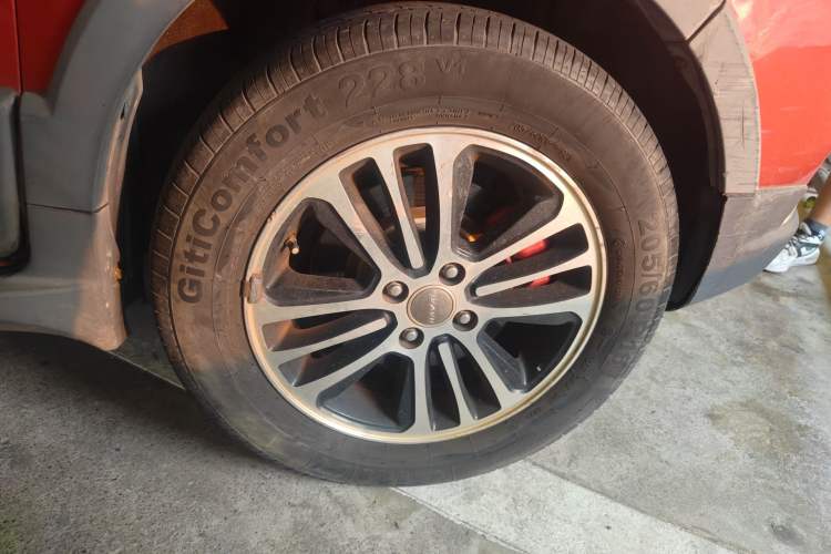 Used Haval H1 2015 1.5L AMT Luxury Model
