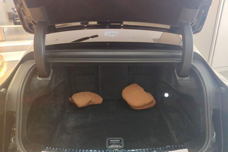 Used Hima S800 2025 Model, Range-Extended Starlight Premium Edition, 5 Seats