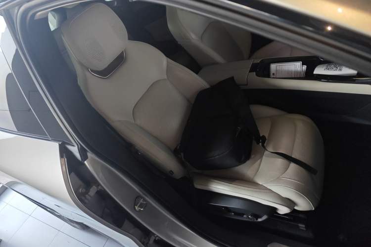 Used Lynk & Co 08 EM-P 2023 245km Ultra-Long Range Halo