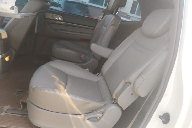 Used SsangYong Rodius 2014 2.0T Diesel 4x4 Luxury Navigation Edition
