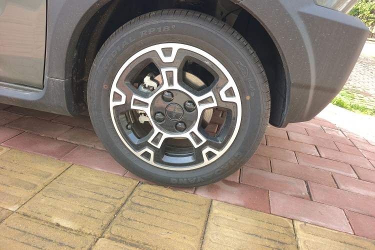 Used Geely Galaxy Panda 2025 210km Panda Rider Right Front Wheel Hub