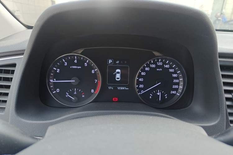 Used Hyundai Elantra (6th Generation / Lingdong) 2016 1.6L Automatic ZhiXuan · Luxury Version
