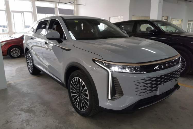 Used EXEED Stellar 2023 400T Two-Wheel Drive Comfort Flyfish Edition