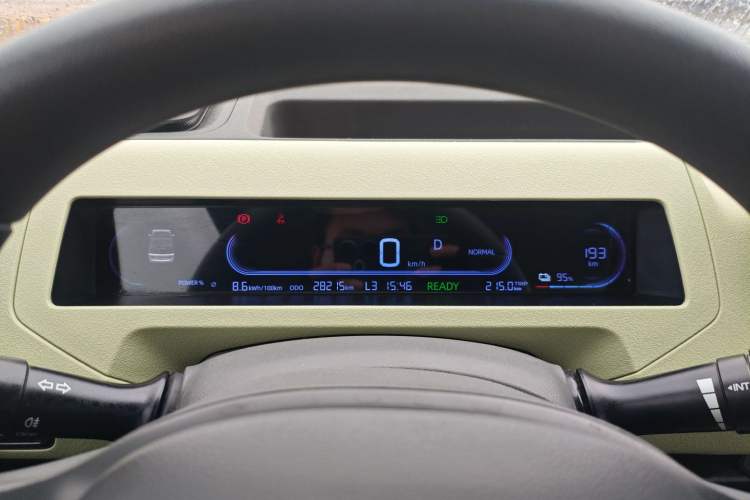 Used Geely Galaxy Panda 2024 Panda Mini 200km Endurance Bear
