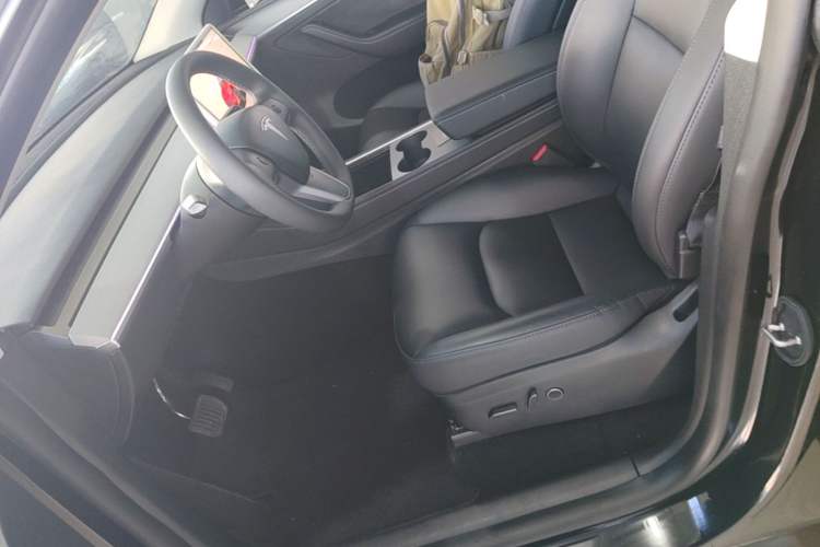 Used Tesla Model Y 2023 Rear-Wheel-Drive Version