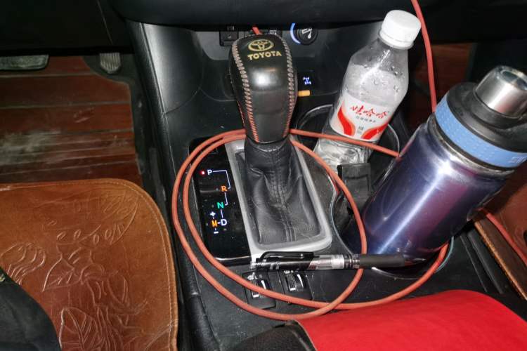 Used Toyota Highlander 2018 2.0T Four-Wheel Drive Luxury Edition 7 Seats China V Emission Standard Gear Lever