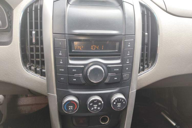 Used Baojun 630 2011 1.5L manual Comfort trim level