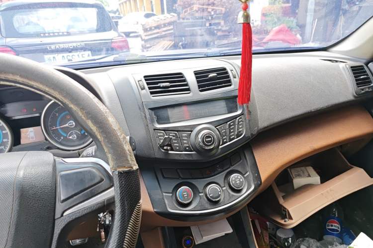 Used JDMC T7 2017 2.0T PLUS Two-Wheel Drive Luxury Edition Extended Wheelbase D20B Audio And AC Panel