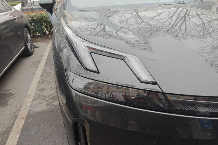 Used Lynk & Co 08 EM-P 2025 120km Long-Range Pro