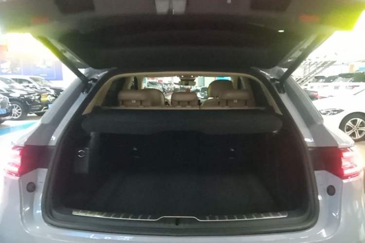 Used Hima AITO M5 2025 All-Electric Ultra Rear-Wheel-Drive Version Trunk