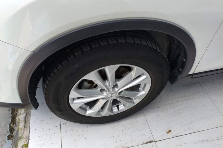 Used Nissan X-Trail 2014 2.5L CVT Leading Edition 4WD Left Front Wheel Hub