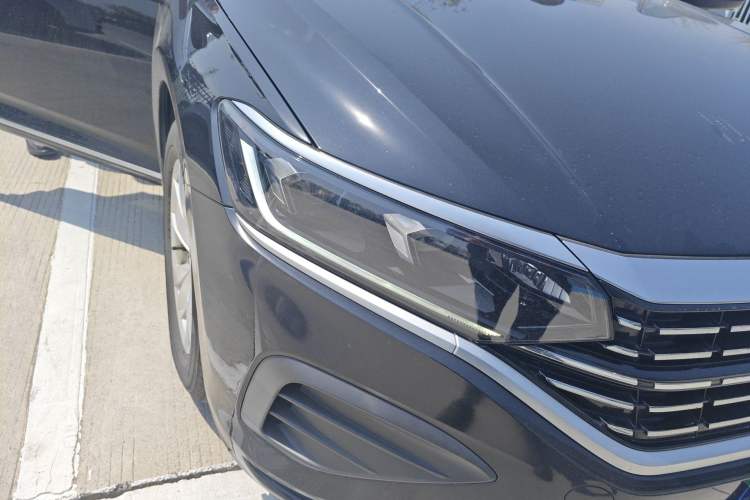 Used Volkswagen Passat 2022 280TSI Business Edition Right Front Headlight