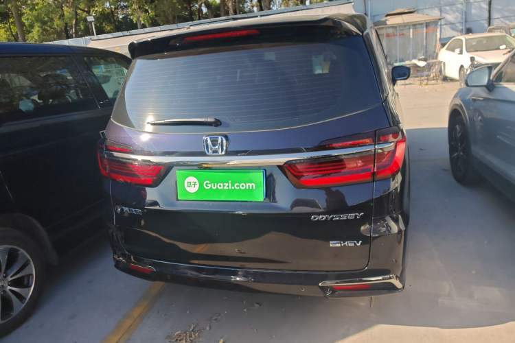 Used Honda Odyssey 2024 2.0L eHEV Sharp & Smart Edition