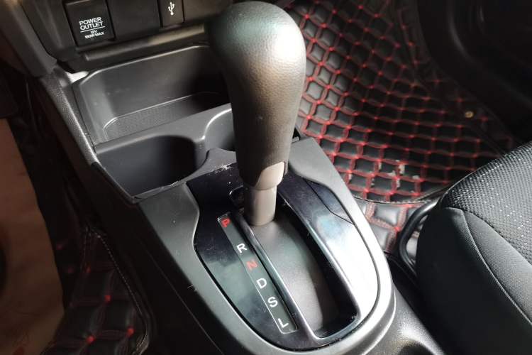 Used Honda Fit 2016 1.5L LXS CVT Comfort Sunroof Version Gear Lever