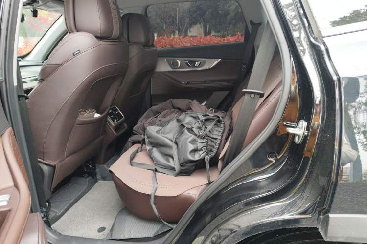 Used Chery Tiggo 8 PRO 2024 Champion Edition 390T Two-Wheel Drive Peak Version 7 Seats