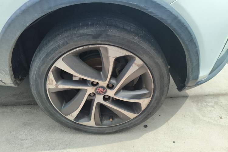 Used BYD Yuan 2016 1.5L Manual Comfort Model Right Front Wheel Hub