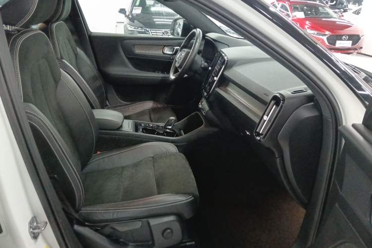 Used Volvo XC40 2021 T4 Four-Wheel Drive Smart & Sporty Edition
