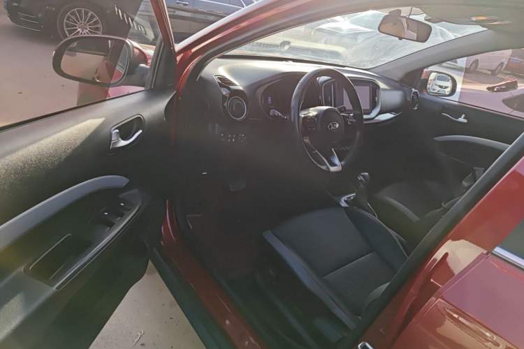 Used Kia kx1 Stonic 2019 1.4L Automatic Fun Edition China V Standard Driver Seat