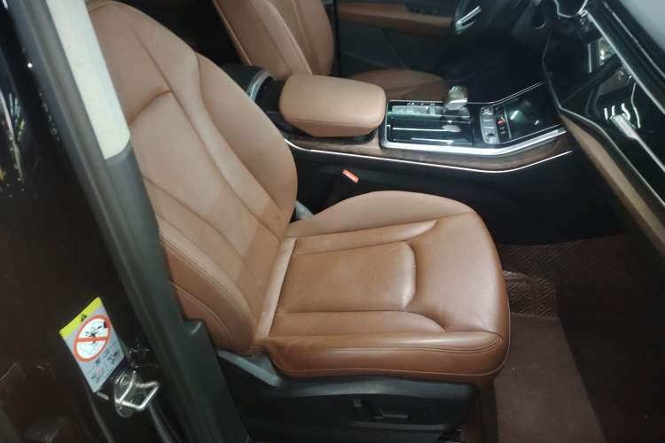 Used Audi Q7 2021 55 TFSI quattro S line Sport model