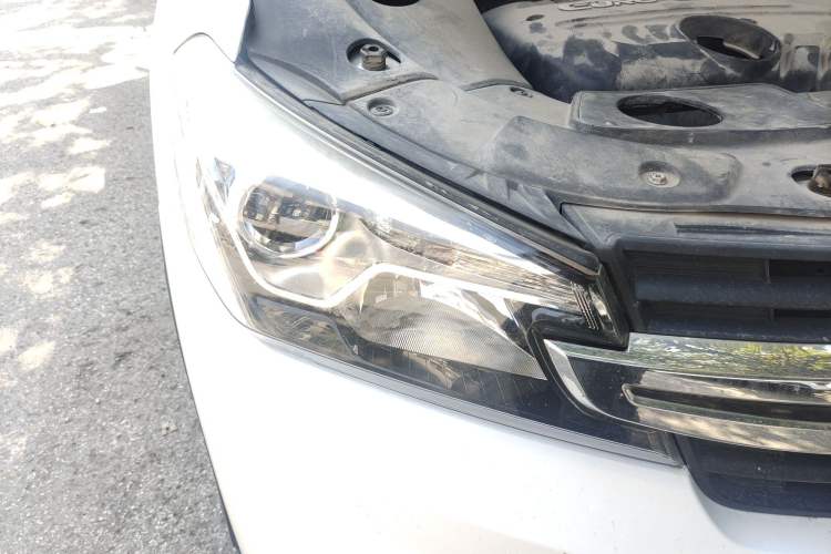 Used Dongfeng Fengon S560 2018 1.8L Manual Comfort 7-Seater Right Front Headlight