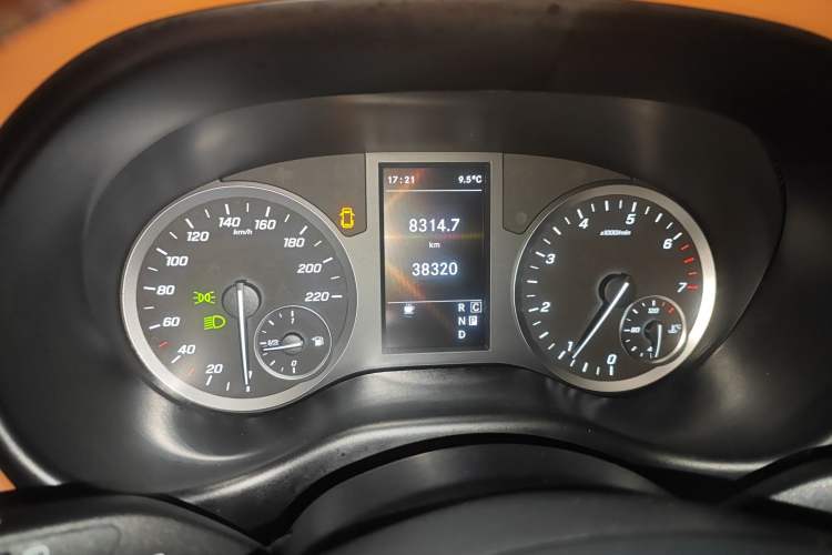 Used Mercedes-Benz Vito 2023 2.0T Elite Version 7 Seats Instrument Cluster