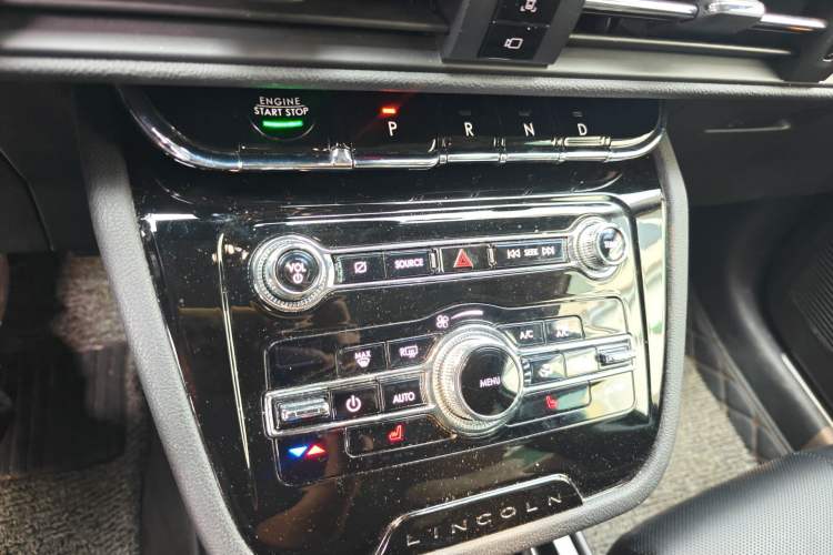 Used Lincoln Corsair 2020 2.0T Two-Wheel Drive Zunyue Edition Gear Lever