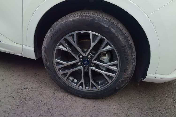 Used Ford Escape 2024 EcoBoost 245 Two-Wheel-Drive Titanium Edition
