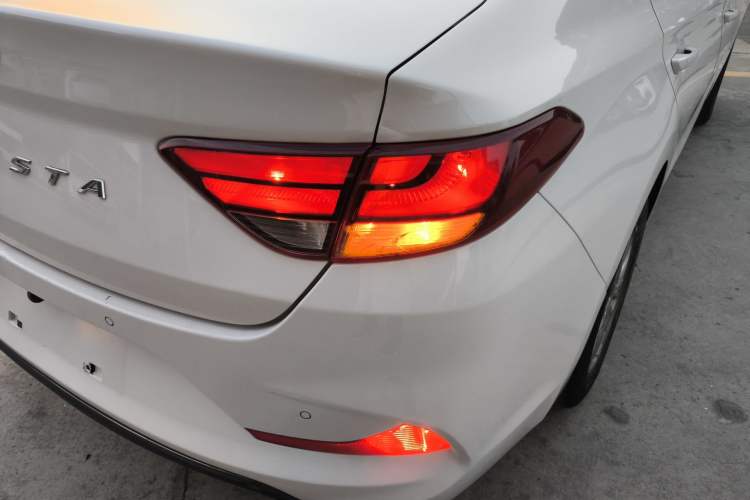 Used Hyundai Celesta 2018 1.6L Automatic GL Enjoyment Version China V Standard