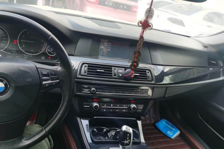 Used BMW 5 Series 2013 520Li Elegant Edition
